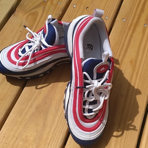 Nike gym shoes - Picture 4 of 4